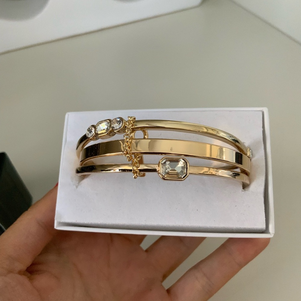 NINE WEST Gold Bangle Bracelets Set Of Three Crystal Detail Jewelry BRAND NEW